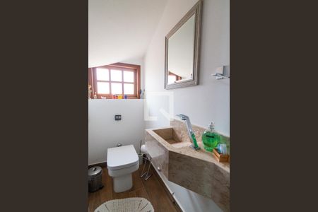 Casa à venda com 242m², 3 quartos e 4 vagas Casa à venda com 242m², 3 quartos e 4 vagasLavabo