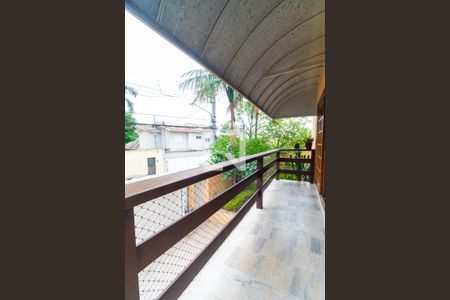 Casa à venda com 242m², 3 quartos e 4 vagas Casa à venda com 242m², 3 quartos e 4 vagasSacada