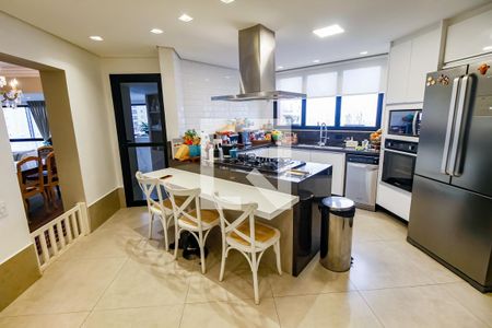 Apartamento para alugar com 241m², 3 quartos e 4 vagasCozinha - Armários