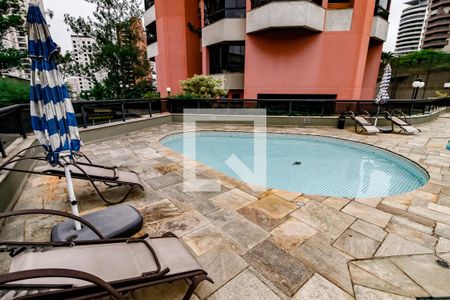 Apartamento para alugar com 241m², 3 quartos e 4 vagasÁrea comum - Piscina