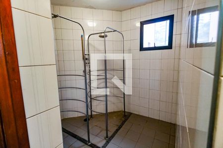 Apartamento para alugar com 241m², 3 quartos e 4 vagasDucha