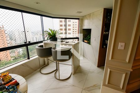 Apartamento para alugar com 241m², 3 quartos e 4 vagasVaranda da Sala