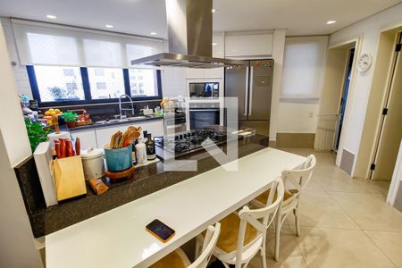 Apartamento para alugar com 241m², 3 quartos e 4 vagasCozinha - Armários