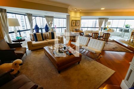 Sala 1 de apartamento para alugar com 3 quartos, 241m² em Vila Suzana, São Paulo