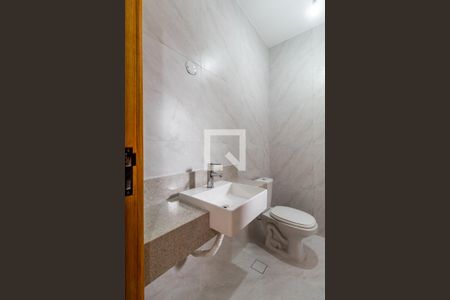 Casa à venda com 170m², 3 quartos e 3 vagas Casa à venda com 170m², 3 quartos e 3 vagasBanheiro Suíte 2