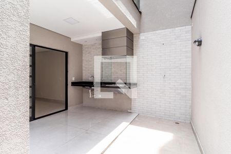 Casa à venda com 170m², 3 quartos e 3 vagas Casa à venda com 170m², 3 quartos e 3 vagasChurrasqueira