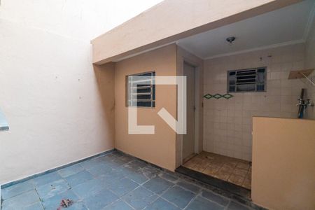 Casa para alugar com 120m², 2 quartos e 1 vaga Casa para alugar com 120m², 2 quartos e 1 vagaQuintal