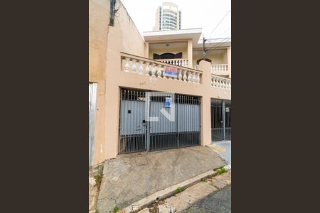 Casa para alugar com 120m², 2 quartos e 1 vaga Casa para alugar com 120m², 2 quartos e 1 vagaFachada