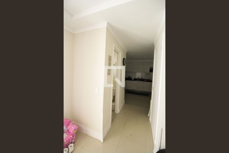 Corredor de casa de condomínio à venda com 3 quartos, 180m² em Jardim Cidalia, São Paulo
