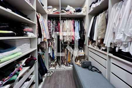 Apartamento à venda com 110m², 2 quartos e 2 vagasCloset