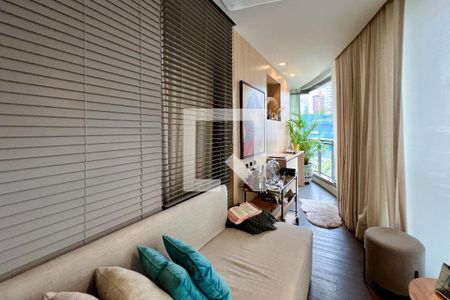 Varanda de apartamento à venda com 2 quartos, 110m² em Vila Nova Conceição, São Paulo