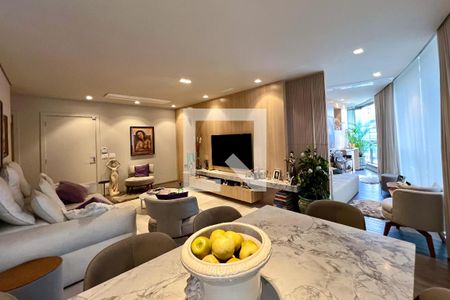 Sala de apartamento à venda com 2 quartos, 110m² em Vila Nova Conceição, São Paulo