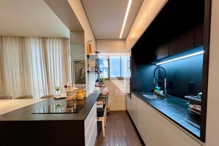 Apartamento à venda com 110m², 2 quartos e 2 vagasCozinha