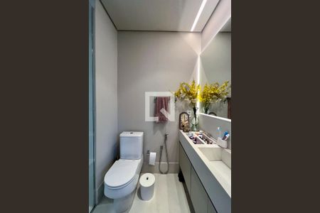 Apartamento à venda com 110m², 2 quartos e 2 vagasBanheiro da Suíte 2