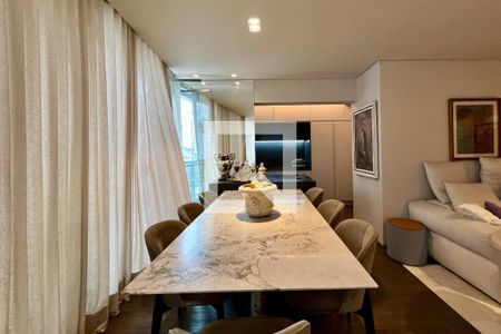 Sala de apartamento à venda com 2 quartos, 110m² em Vila Nova Conceição, São Paulo
