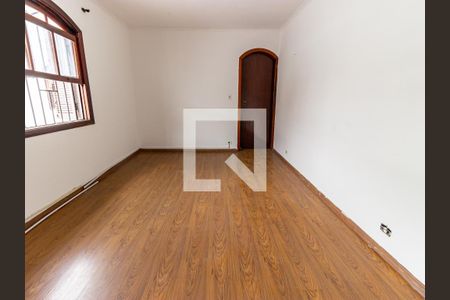 Casa à venda com 320m², 5 quartos e 3 vagasSuíte