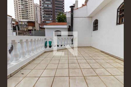 Casa à venda com 320m², 5 quartos e 3 vagasVaranda do quarto 2
