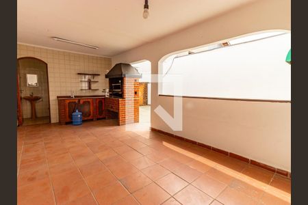 Casa à venda com 320m², 5 quartos e 3 vagasÁrea de Serviço e Quintal