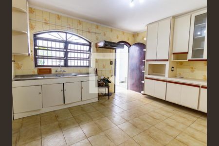 Casa à venda com 320m², 5 quartos e 3 vagasCozinha