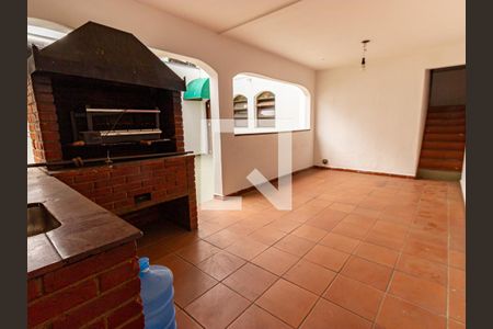 Casa à venda com 320m², 5 quartos e 3 vagasÁrea de Serviço e Quintal