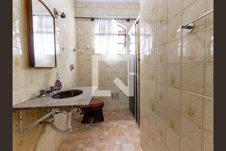 Casa à venda com 320m², 5 quartos e 3 vagasBanheiro