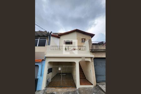 Casa para alugar com 100m², 2 quartos e 1 vaga Casa para alugar com 100m², 2 quartos e 1 vagaFachada