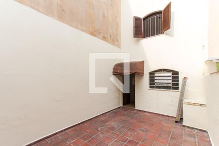 Casa para alugar com 100m², 2 quartos e 1 vaga Casa para alugar com 100m², 2 quartos e 1 vagaQuintal
