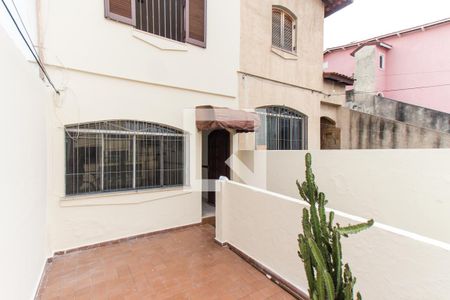 Casa para alugar com 100m², 2 quartos e 1 vaga Casa para alugar com 100m², 2 quartos e 1 vagaVaranda