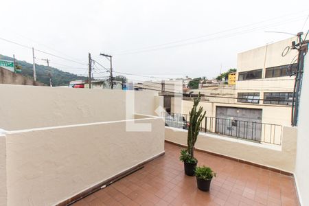 Casa para alugar com 100m², 2 quartos e 1 vaga Casa para alugar com 100m², 2 quartos e 1 vagaVaranda