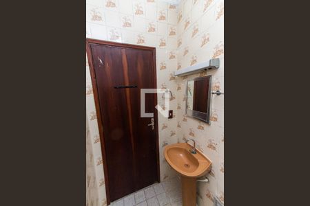 Casa para alugar com 100m², 2 quartos e 1 vaga Casa para alugar com 100m², 2 quartos e 1 vagaBanheiro
