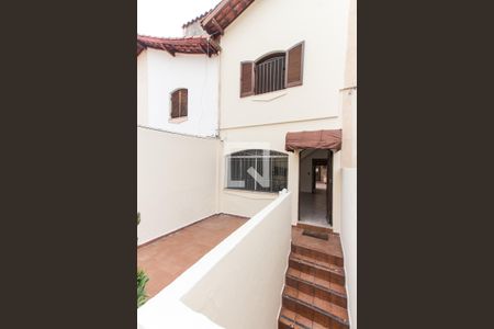 Casa para alugar com 100m², 2 quartos e 1 vaga Casa para alugar com 100m², 2 quartos e 1 vagaVaranda