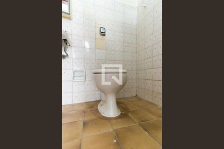 Casa para alugar com 100m², 2 quartos e 1 vaga Casa para alugar com 100m², 2 quartos e 1 vagaBanheiro de Serviço