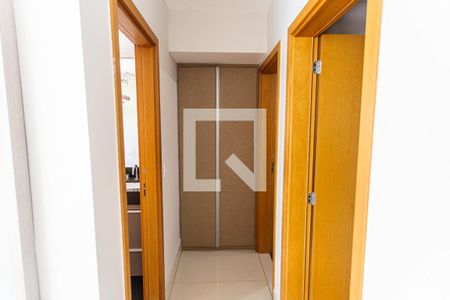 Corredor de apartamento à venda com 2 quartos, 130m² em Serra, Belo Horizonte