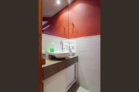 Lavabo de casa de condomínio à venda com 4 quartos, 200m² em São Luiz, Belo Horizonte