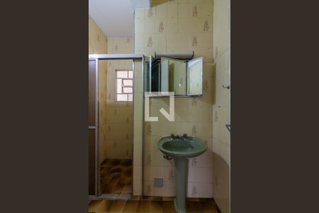 Casa à venda com 225m², 3 quartos e 2 vagas Casa à venda com 225m², 3 quartos e 2 vagasBanheiro 1