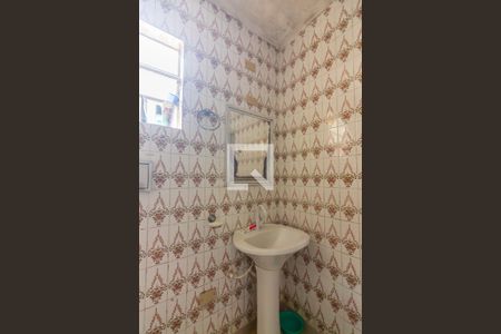 Casa à venda com 225m², 3 quartos e 2 vagas Casa à venda com 225m², 3 quartos e 2 vagasBanheiro 2