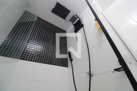 Apartamento à venda com 40m², 2 quartos e sem vagaChuveiro