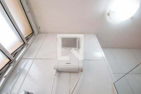 Apartamento à venda com 58m², 2 quartos e 1 vaga Apartamento à venda com 58m², 2 quartos e 1 vagaBanheiro