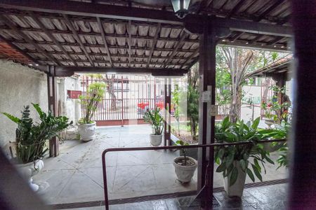 Vista da sala  de casa para alugar com 3 quartos, 203m² em Santa Amelia, Belo Horizonte