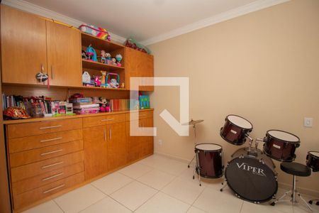 Casa à venda com 160m², 3 quartos e 4 vagas Casa à venda com 160m², 3 quartos e 4 vagasQuarto 2