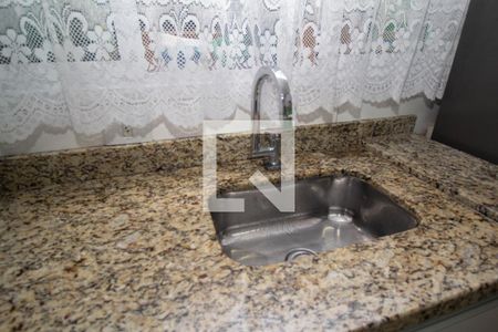 Casa à venda com 160m², 3 quartos e 4 vagas Casa à venda com 160m², 3 quartos e 4 vagasCozinha - Torneira