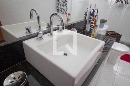 Casa à venda com 160m², 3 quartos e 4 vagas Casa à venda com 160m², 3 quartos e 4 vagasBanheiro da Suíte