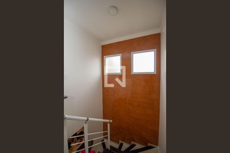 Casa à venda com 160m², 3 quartos e 4 vagas Casa à venda com 160m², 3 quartos e 4 vagasEscada