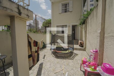 Casa à venda com 175m², 2 quartos e 4 vagasQuintal