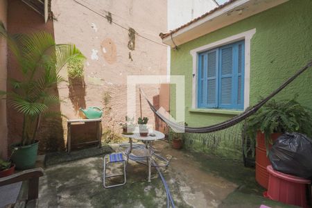 Casa à venda com 325m², 2 quartos e 2 vagasQuintal