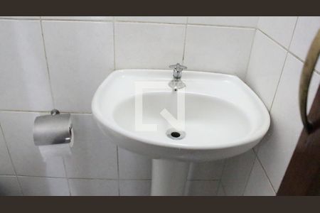 Casa à venda com 185m², 2 quartos e 2 vagasLavabo