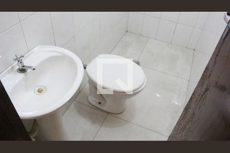 Casa à venda com 185m², 2 quartos e 2 vagasBanheiro inferior