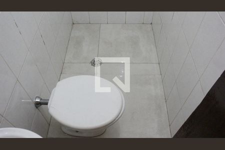 Casa à venda com 185m², 2 quartos e 2 vagasBanheiro inferior