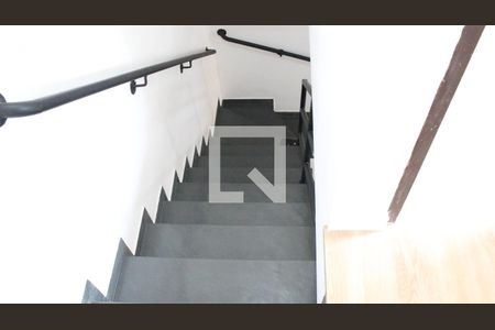 Escada Quartos de casa para alugar com 2 quartos, 185m² em Lauzane Paulista, São Paulo