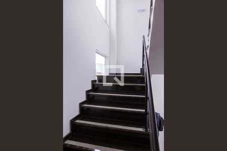 Apartamento à venda com 42m², 2 quartos e sem vagaEscada